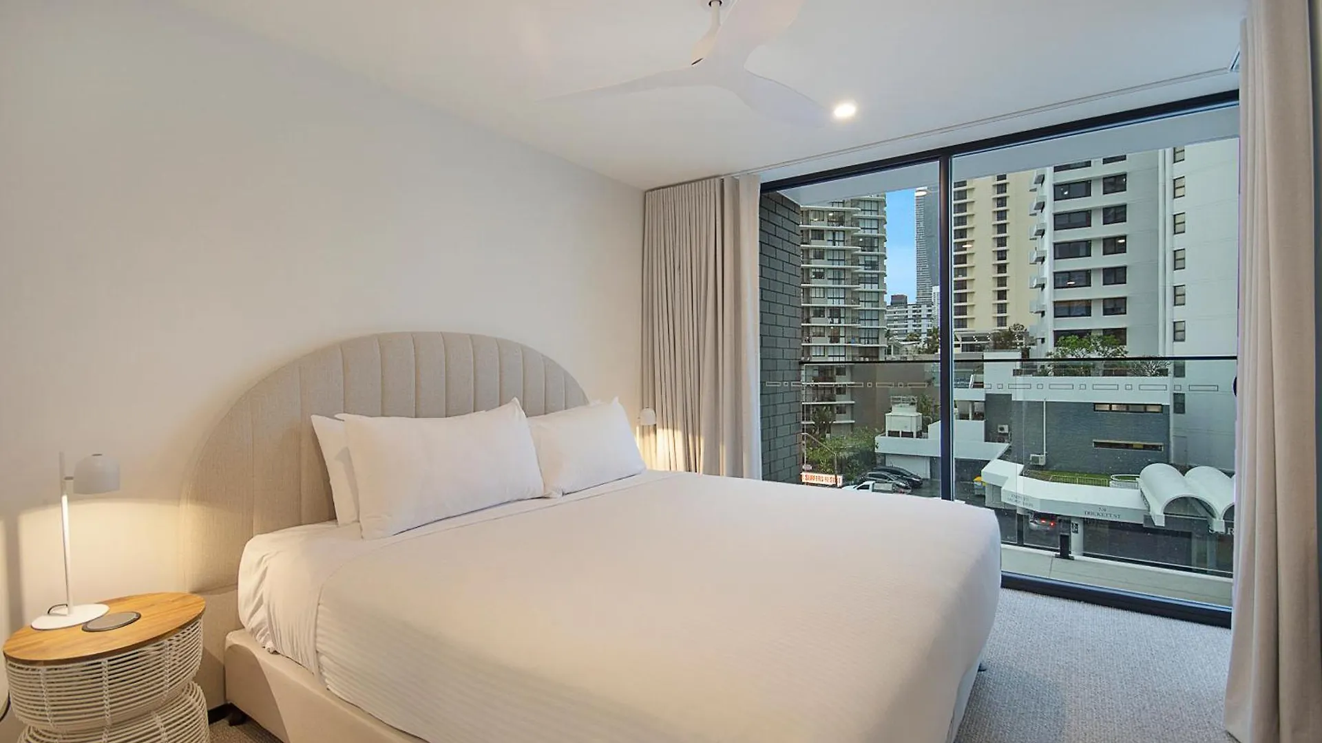 The Shores Surfers Paradise Apartments Gold Coast
