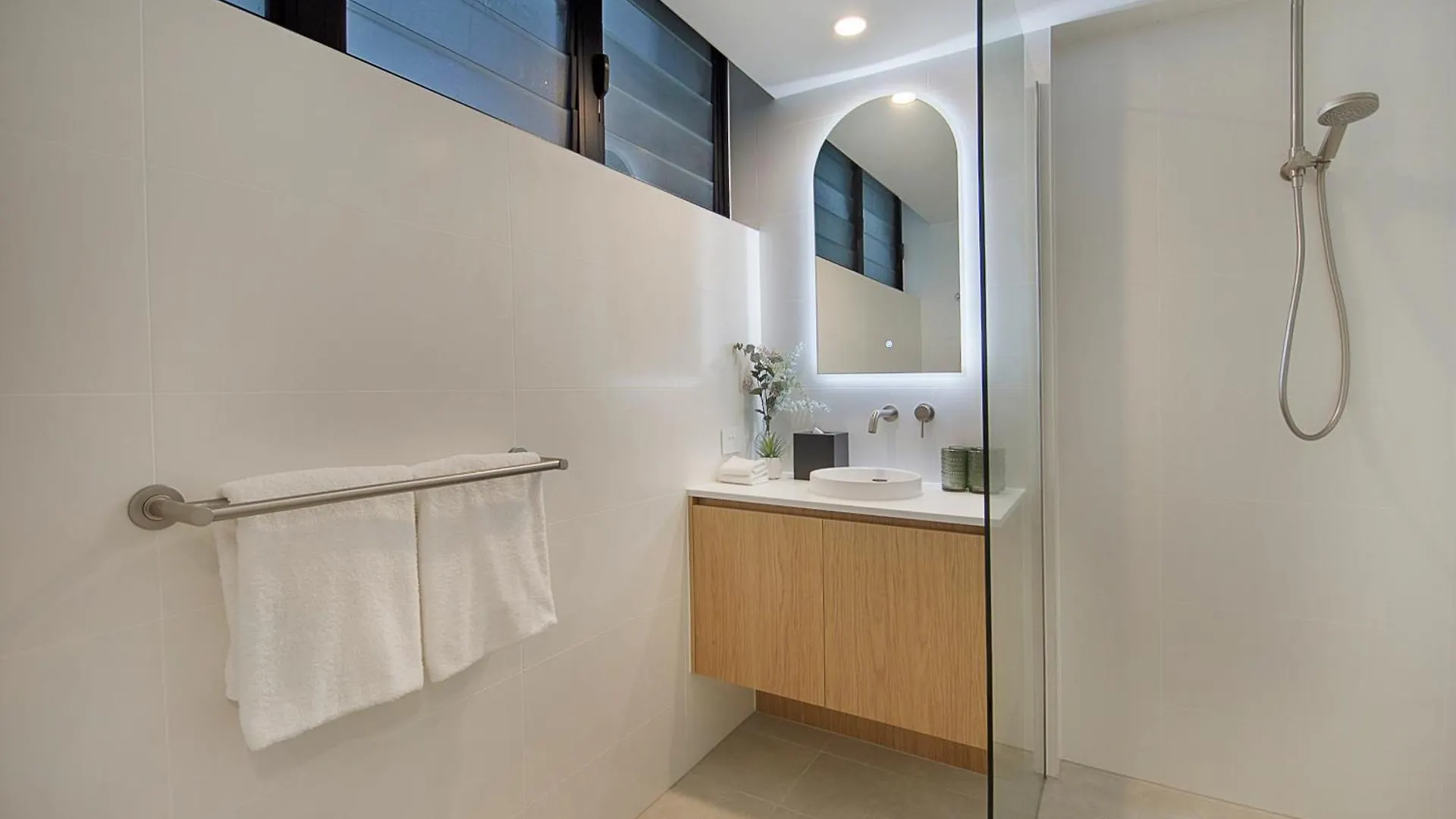 The Shores Surfers Paradise Apartments Gold Coast