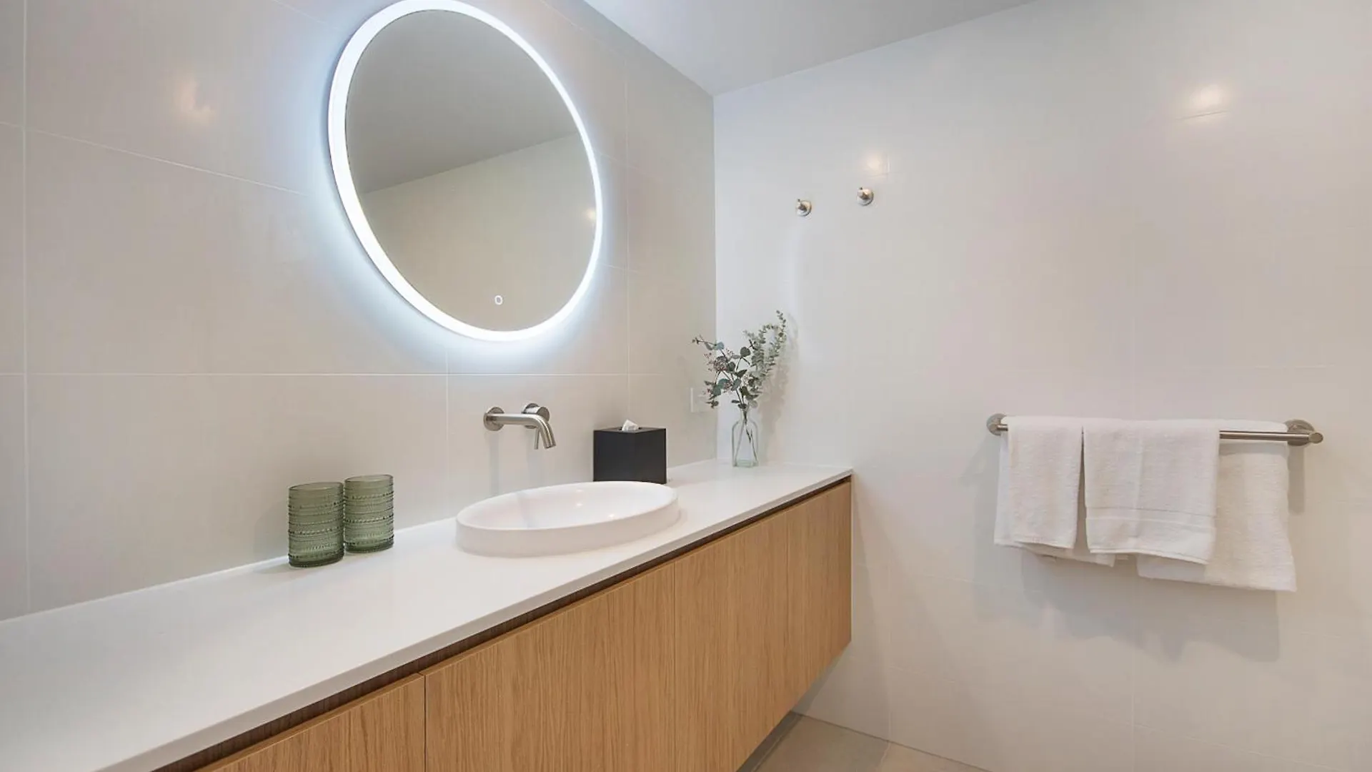 The Shores Surfers Paradise Apartments Gold Coast