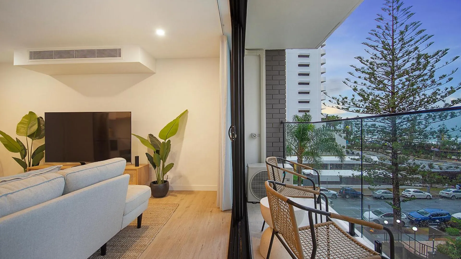 The Shores Surfers Paradise Apartments Gold Coast