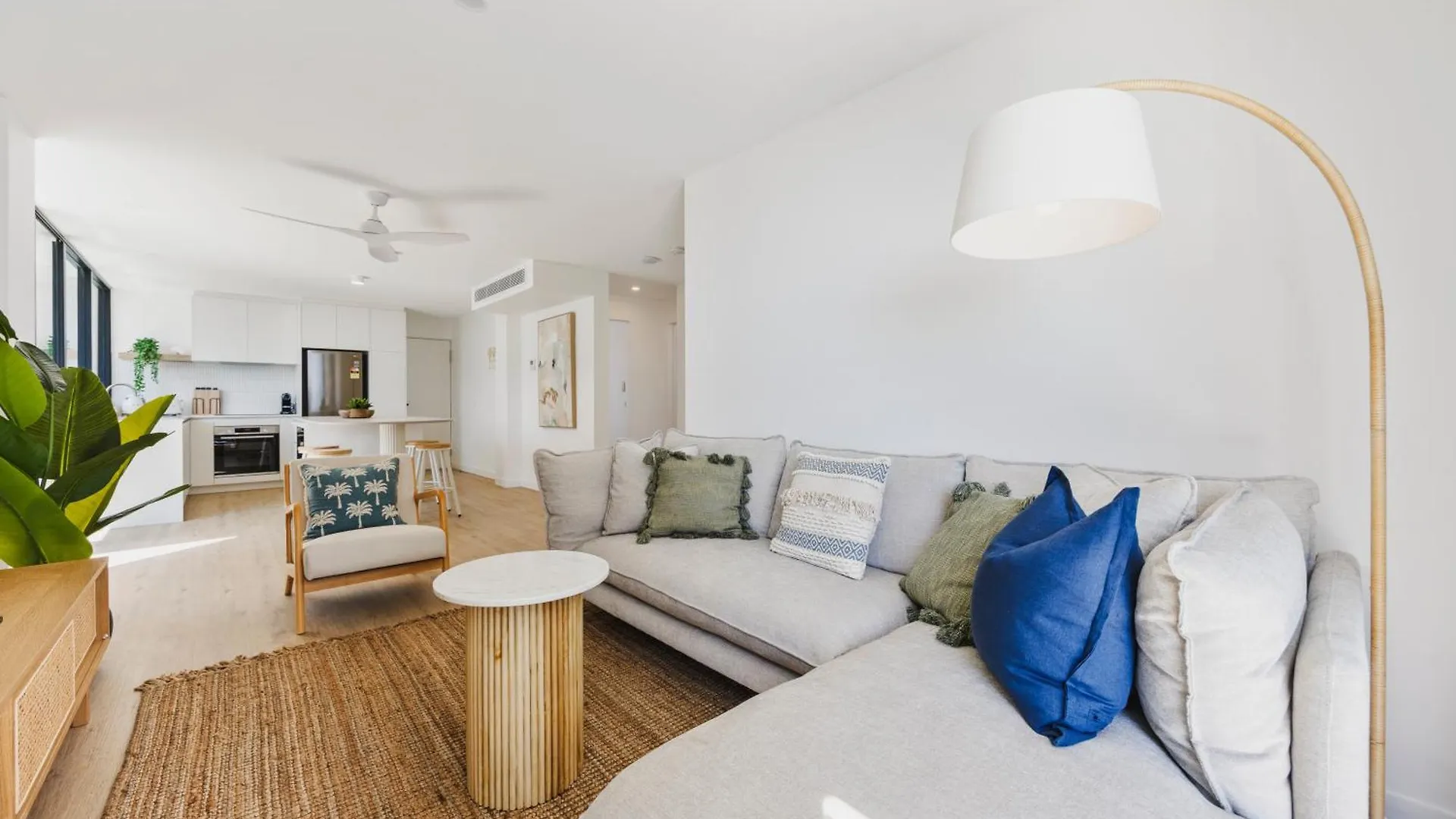 The Shores Surfers Paradise Apartments Gold Coast