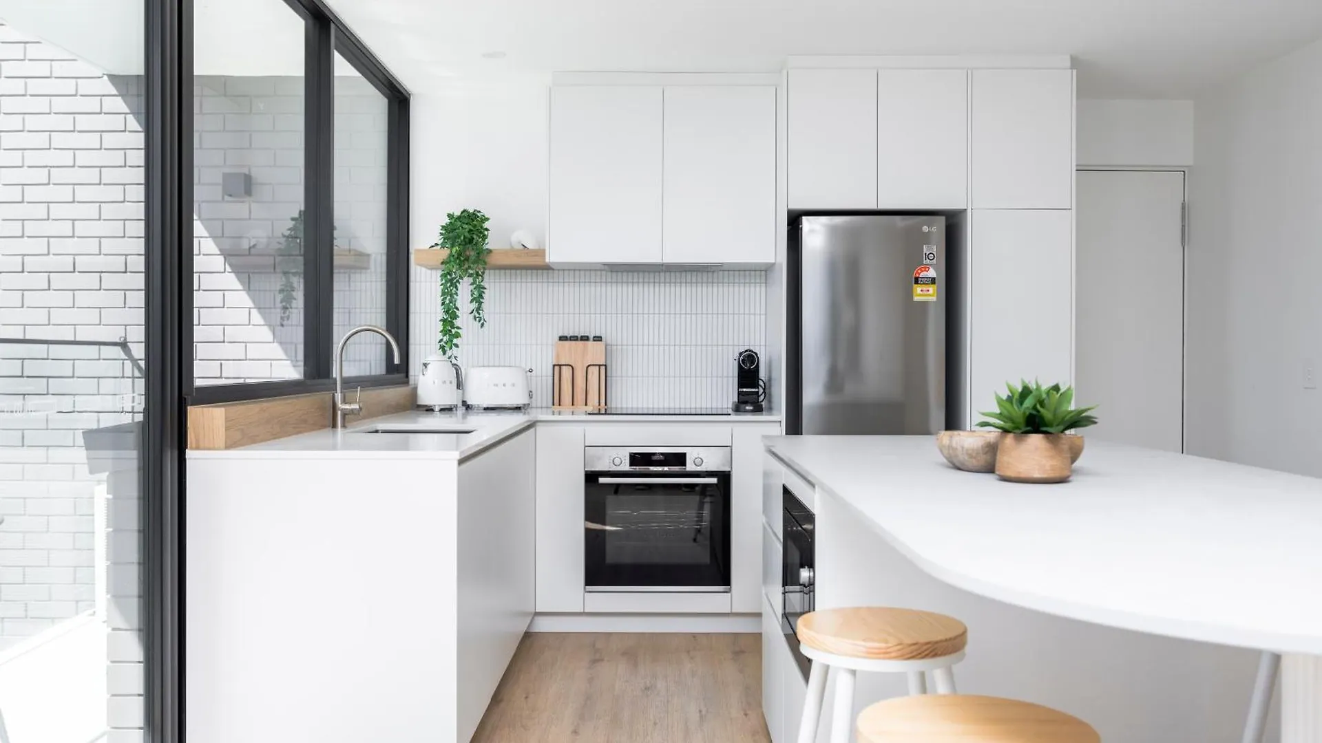 The Shores Surfers Paradise Apartments Gold Coast