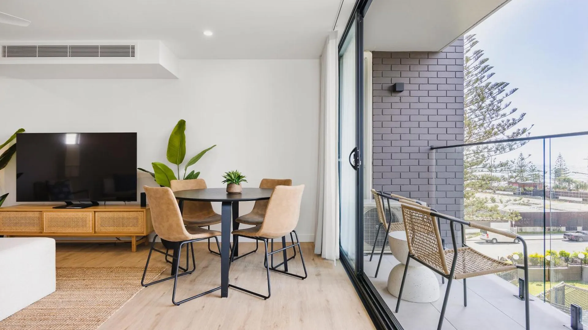 The Shores Surfers Paradise Apartments Gold Coast