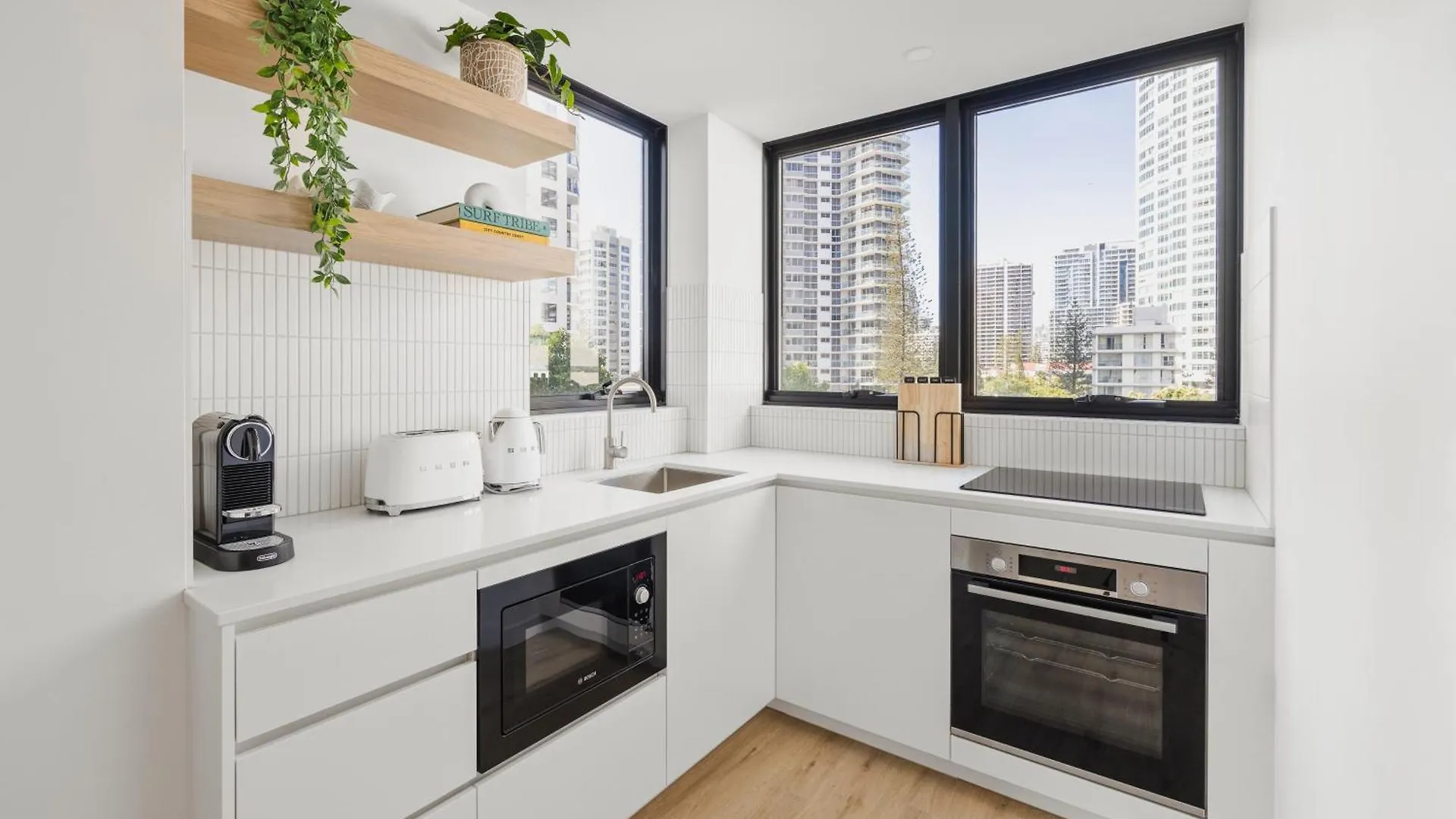 The Shores Surfers Paradise Apartments Gold Coast