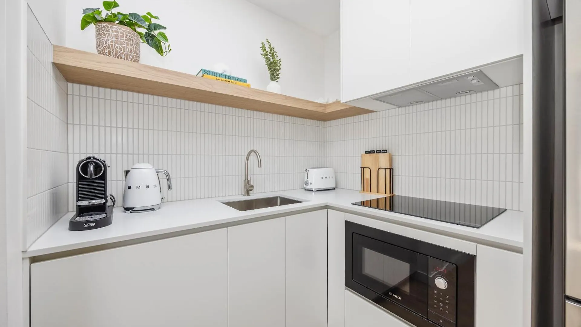 The Shores Surfers Paradise Apartments Gold Coast